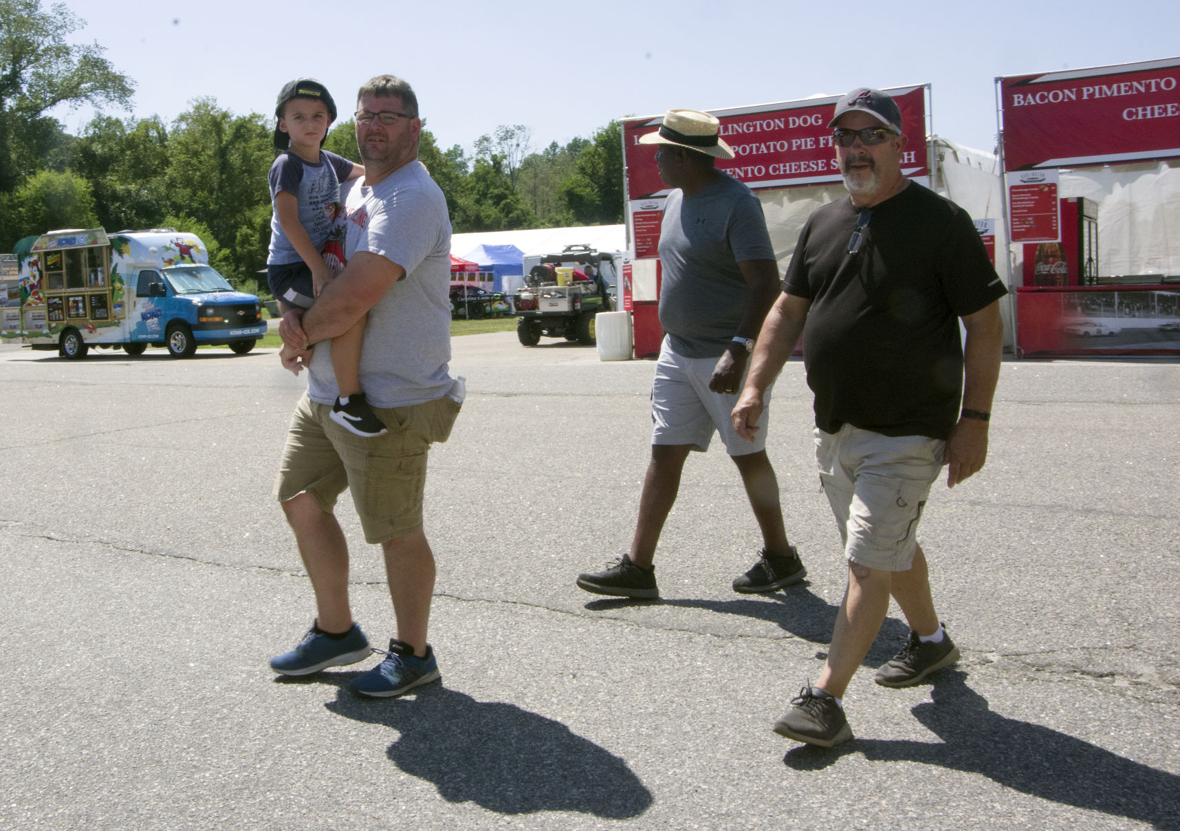 Friday at the Bojangles' Southern 500